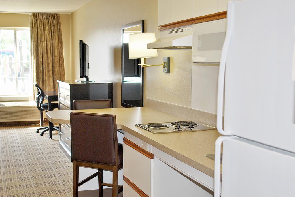 Auburn Hills Extended Stay Inn Экстерьер фото