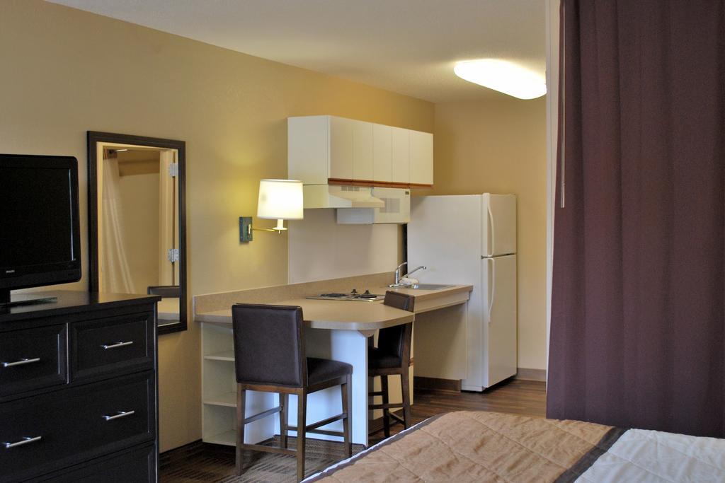 Auburn Hills Extended Stay Inn Экстерьер фото
