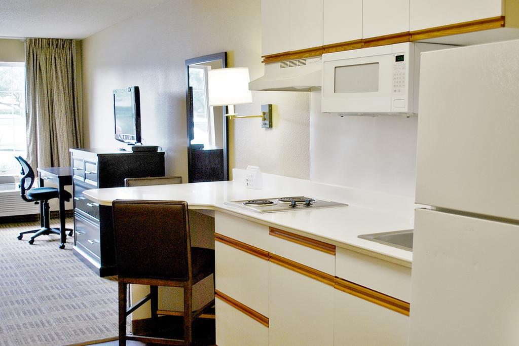 Auburn Hills Extended Stay Inn Экстерьер фото